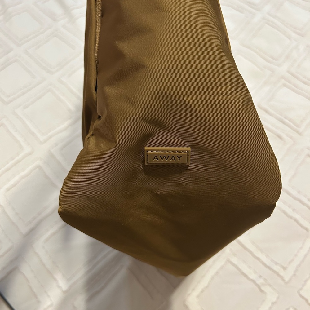 AWAY Nylon Bag - Picture 4 of 12